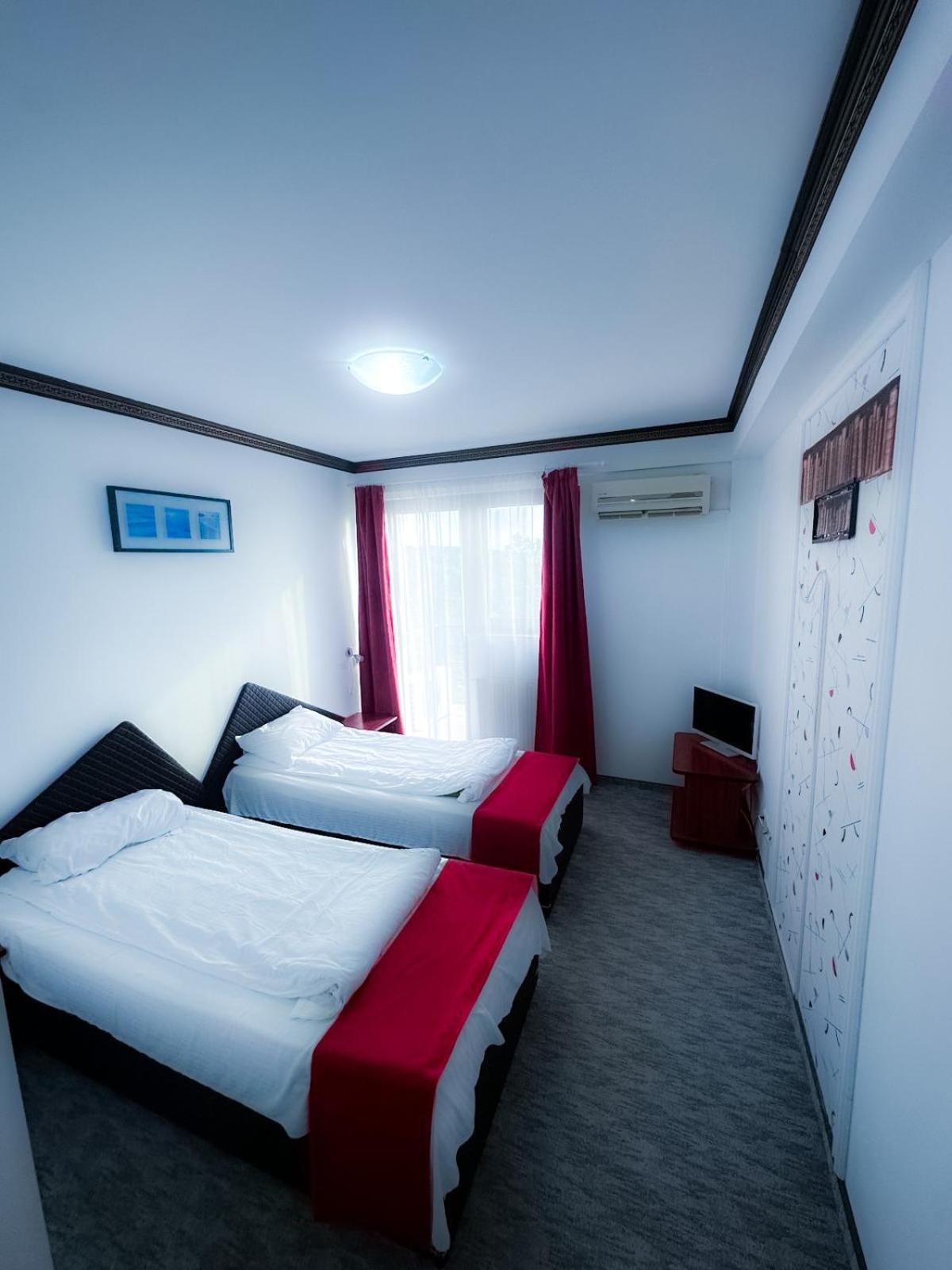 Shamrock Inn Iasi Esterno foto